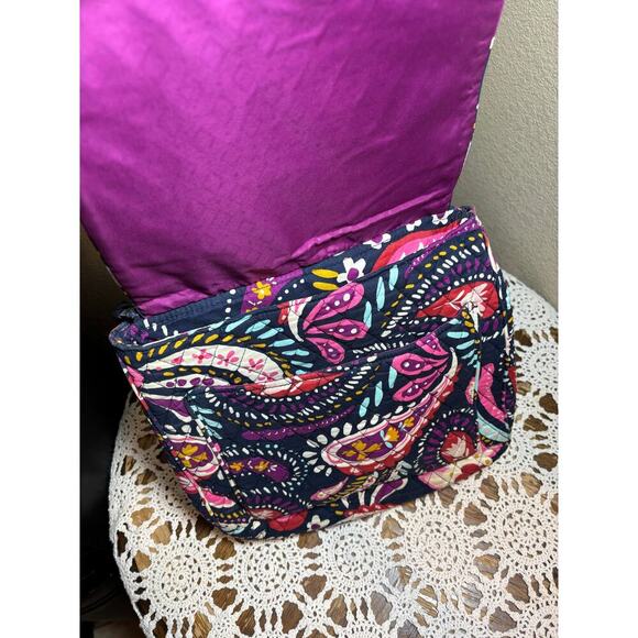 Vera Bradley quilted handbag with adjustable strap in excellent condition - Picture 2 of 9